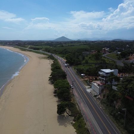 Ipe Amarelo - Frente Ao Mar Na Praia De Meaipe, Guarapari Exterior foto